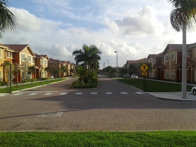 Foto del edificio - 17730 NW 59th Ave