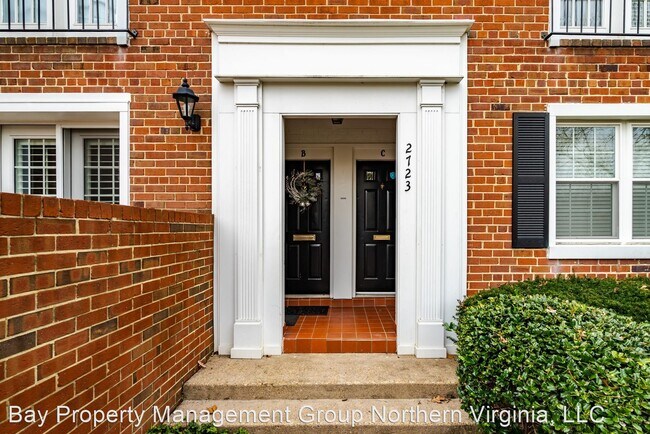 Building Photo - 2 br, 1 bath House - 2723 WALTER REED DR, ...