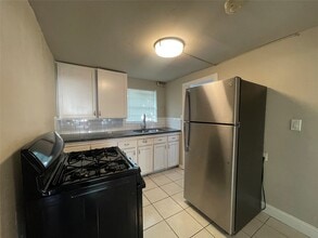 Building Photo - 311 Randall St