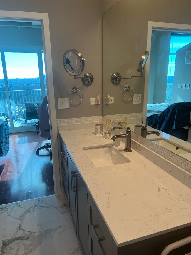 250 Pharr Rd NE Unit 20, Atlanta, GA 30305 Condo for Rent in Atlanta