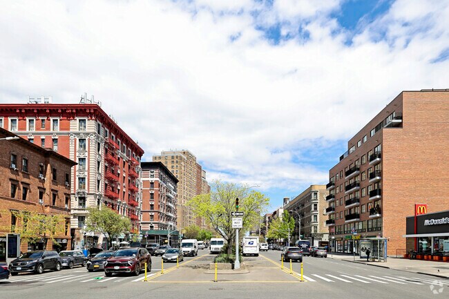 Contexto - 120 W 140th St