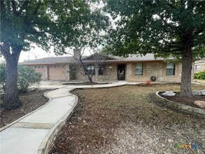 Building Photo - 1346 Carnation Ln