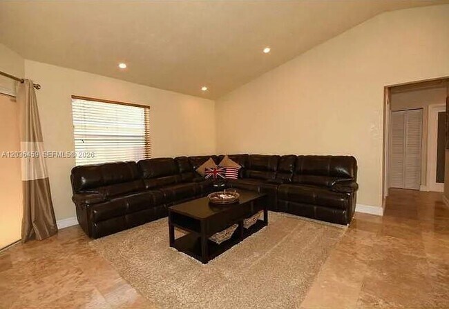 Foto del edificio - 11838 NW 13th St