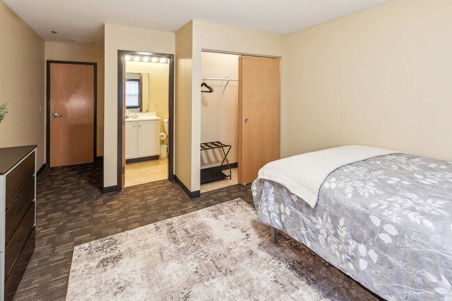 Building Photo - 1695 N Lexington-Springmill Rd