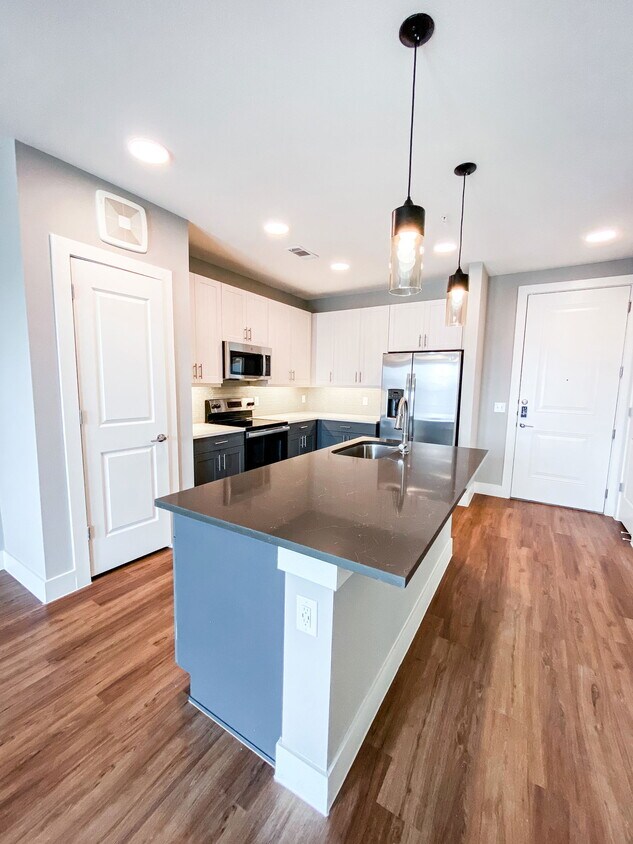 Foto principal - 9500 Blue Mound Rd