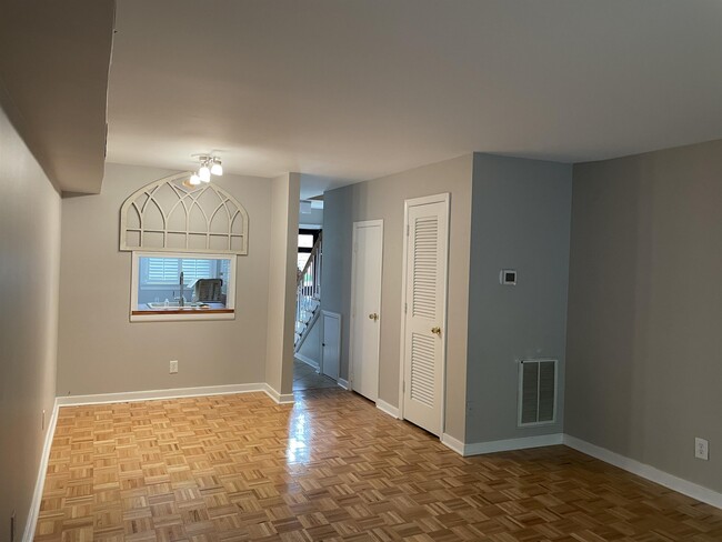 Building Photo - 403 N Hamilton St