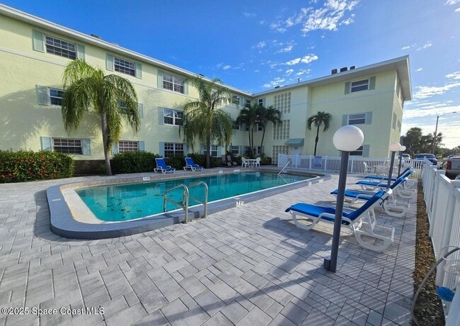 Building Photo - 230 Columbia Dr