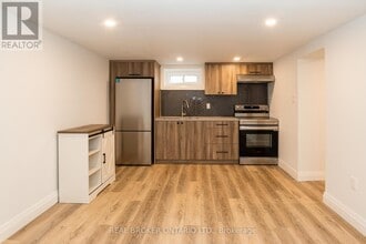 Building Photo - 67 Kingslea Dr