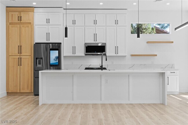 Foto del edificio - 10709 Hunters Woods Pl