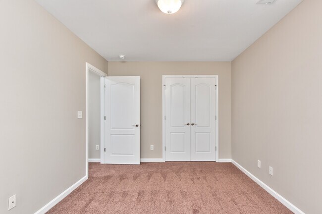 Building Photo - 6481 Southern Trace Dr
