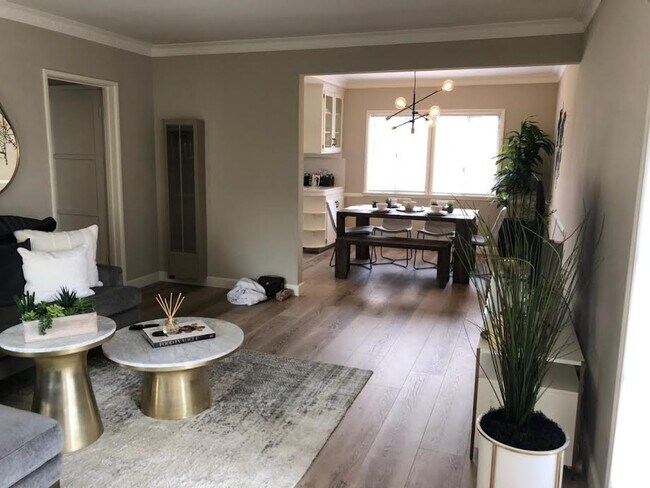 Living Room looking through to the dining room - 7840 Flight Ave
