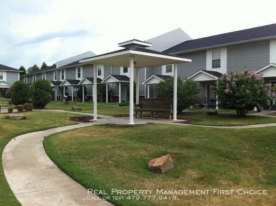 Primary Photo - 2209 Fayetteville Rd