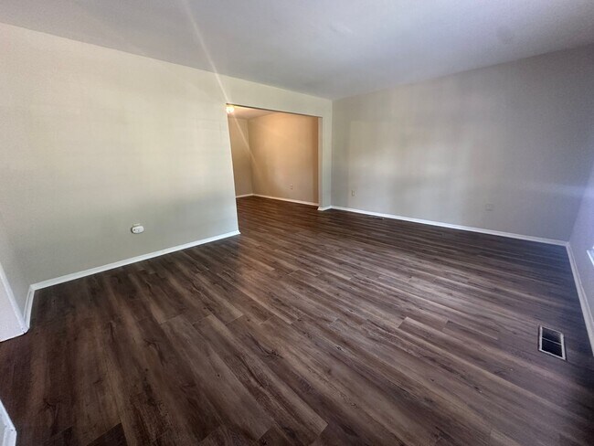 Foto del edificio - 705 Buena Vista Dr