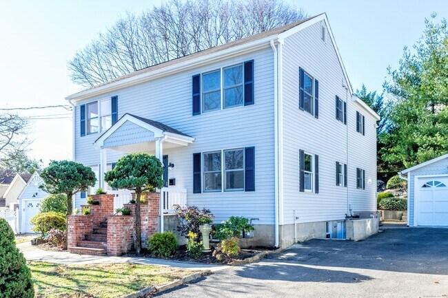 Building Photo - 341 Weed Ave