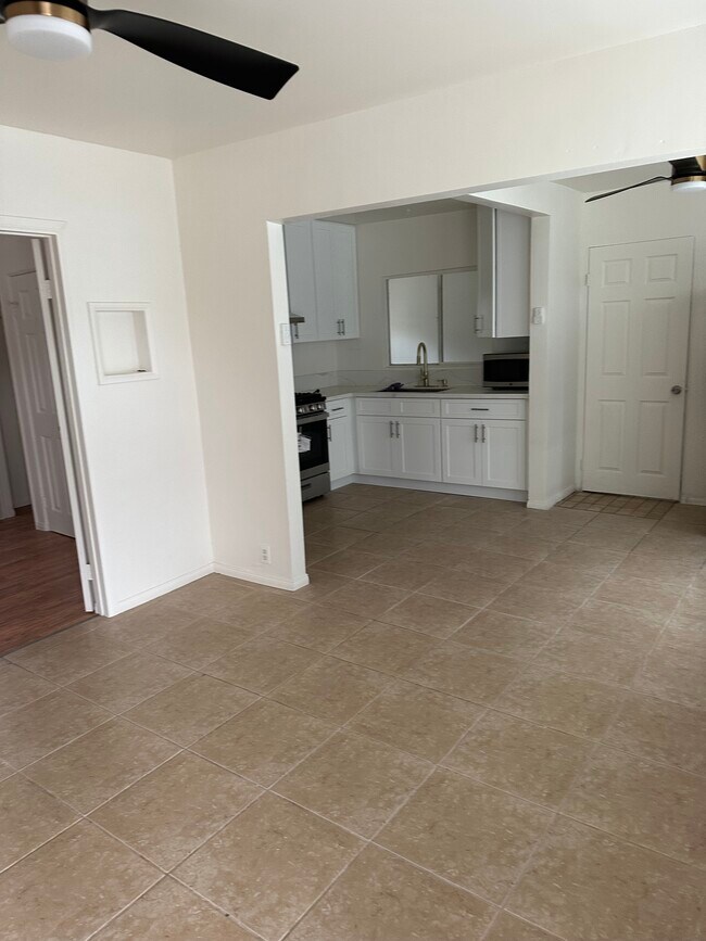 Foto del edificio - 2602 Aviation Blvd