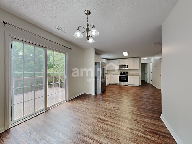 Building Photo - 211 Calla Lilly Ln