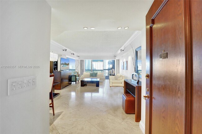 Foto del edificio - 19667 Turnberry Way
