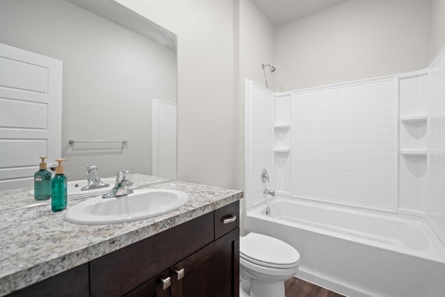 Building Photo - 5909 W Jamestown Ln