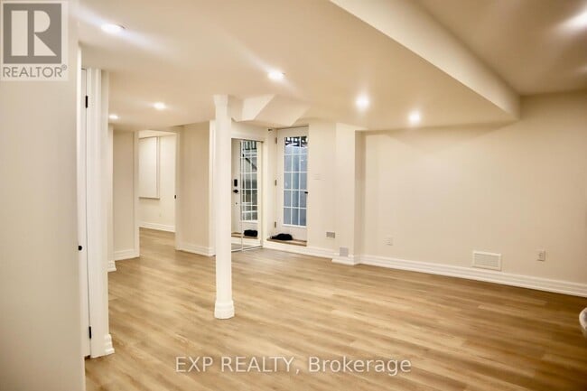 Building Photo - 1300 Ridgebank Dr