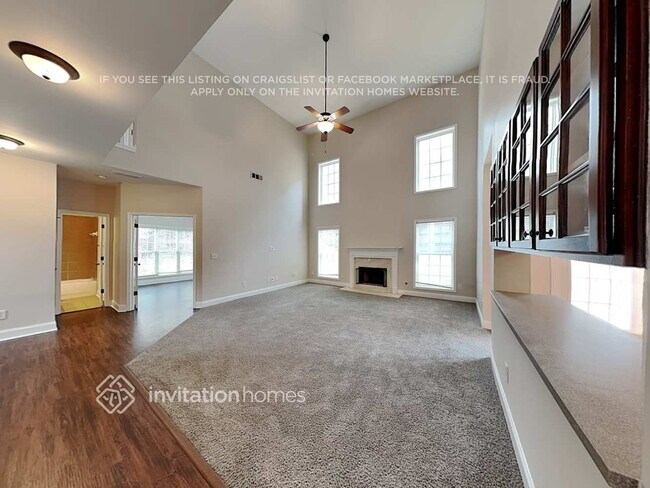 Foto del edificio - 625 Excalibur Ct SE