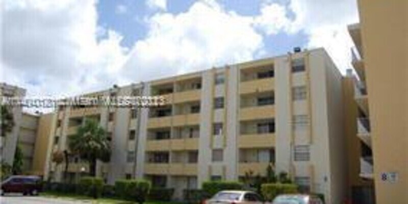 Foto principal - SAMARI LAKE EAST CONDO