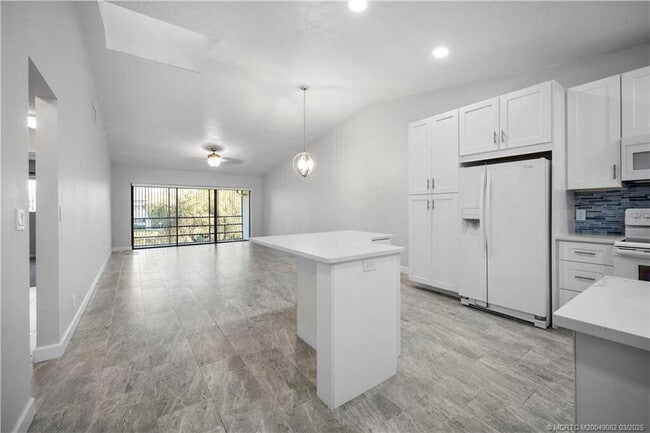 Foto del edificio - 3011 SE Aster Ln