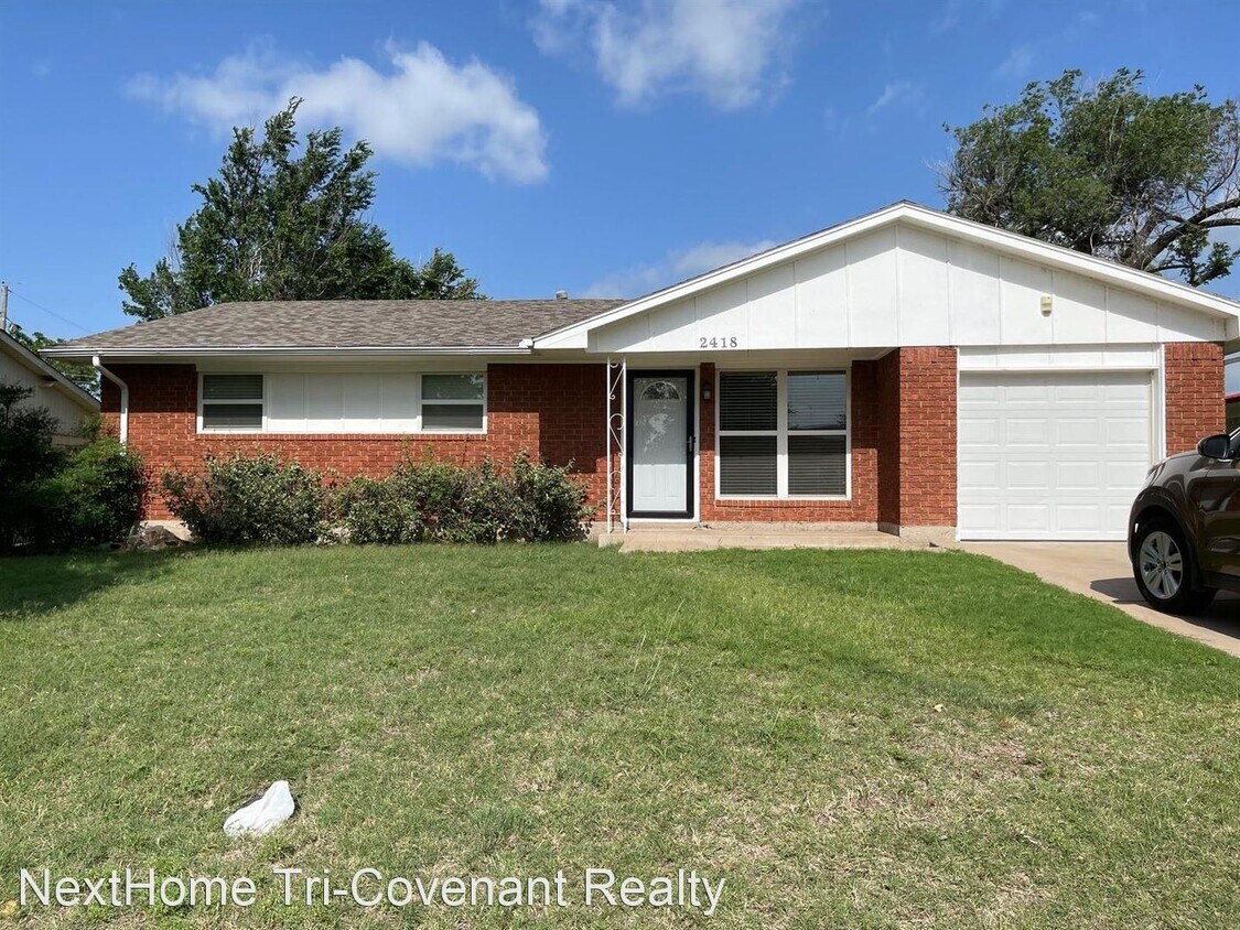 3 br, 1.5 bath House 2418 NW 42nd House Rental in Lawton, OK