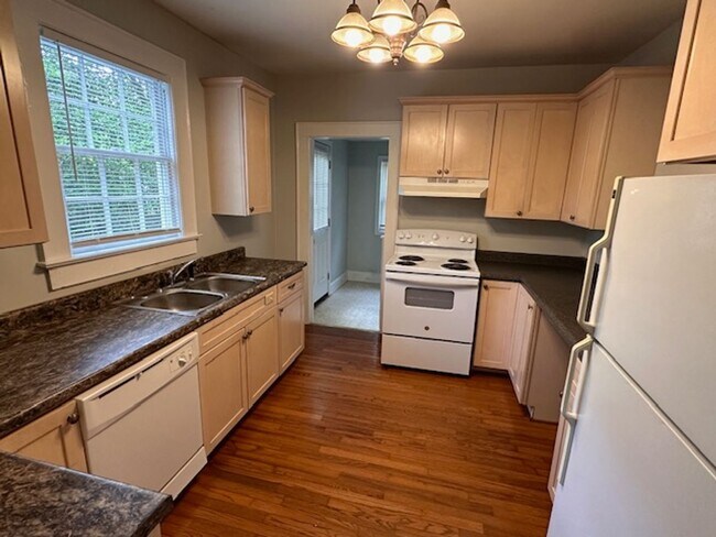 Foto del edificio - Forest Acres Bungalow