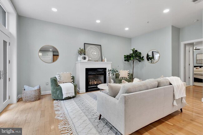 Foto del edificio - 2357 Champlain St NW