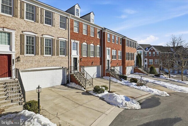 Building Photo - 9285 Laurel Ridge Crossing Rd