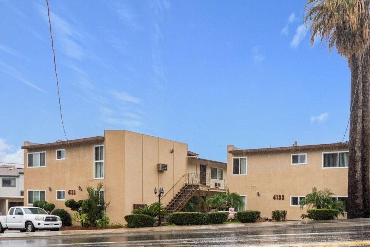 Primary Photo - 4133 La Crescenta Ave