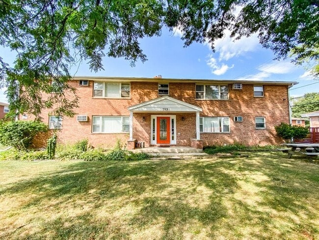 Building Photo - 1133 Petra Pl