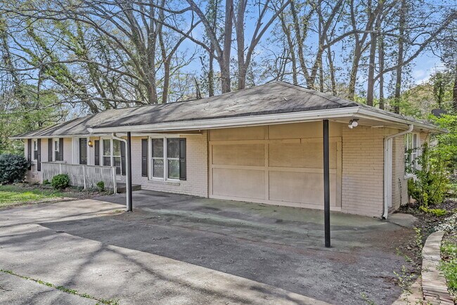Building Photo - 369 Windemere Way