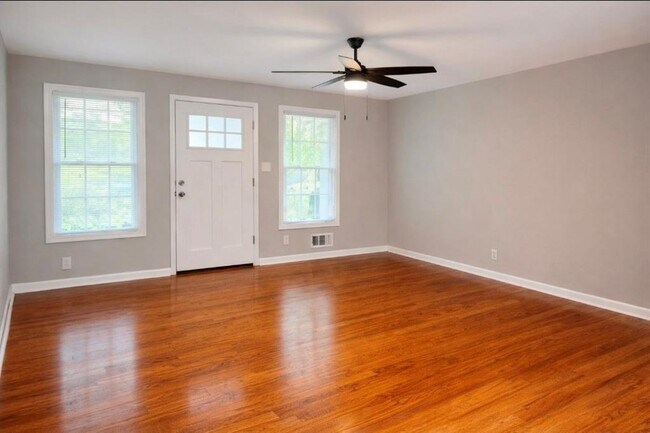 Building Photo - 1551 Pine Glen Cir