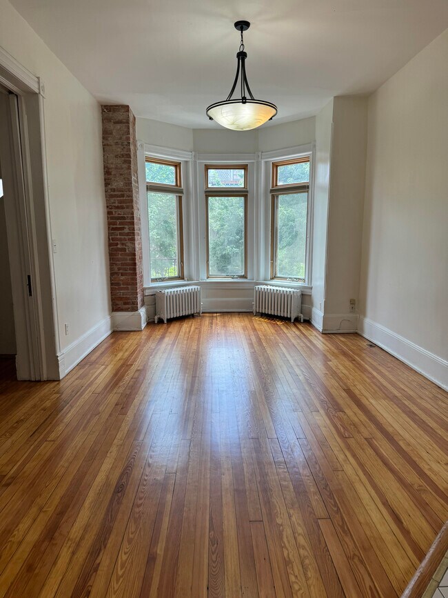Foto del edificio - 1219 Fairmont St NW