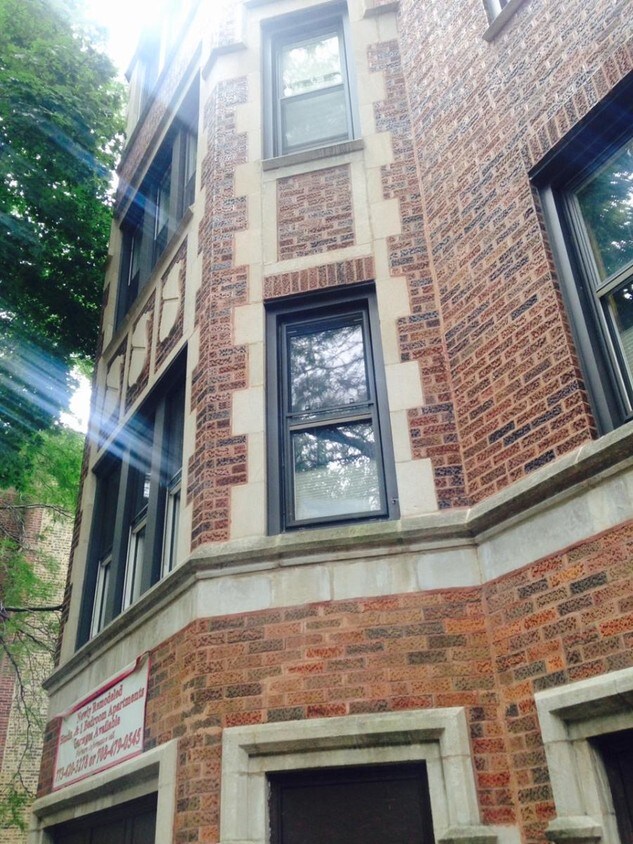 Primary Photo - 6940 S Oglesby Ave
