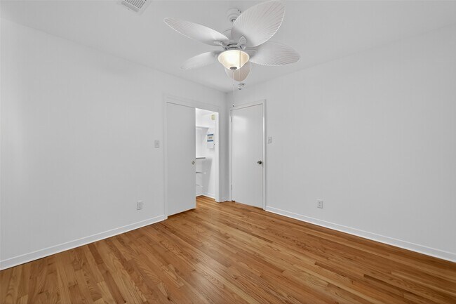 Foto del edificio - 8210 Edgemoor Dr