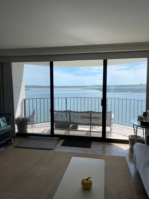 Foto principal - 322 Causeway Dr