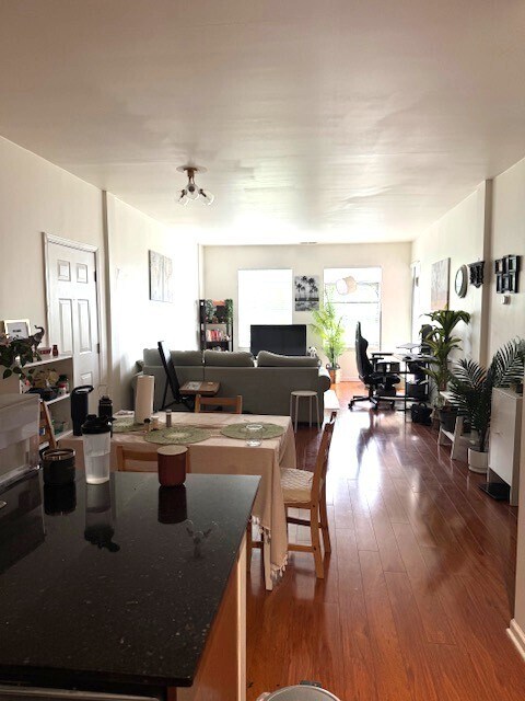 Foto del edificio - 757 W 14th Pl