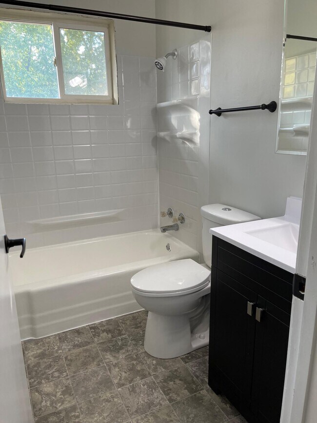 Building Photo - 2017 Commerce Blvd