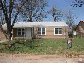 Building Photo - 2610 Wooddale Ave