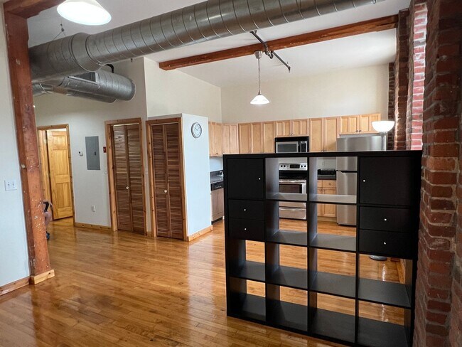 Foto del edificio - Downtown Bridgeport 1-Bed, 1-Bath with All...