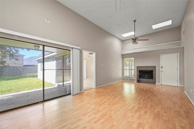 Foto del edificio - 6903 Foxcroft Ln