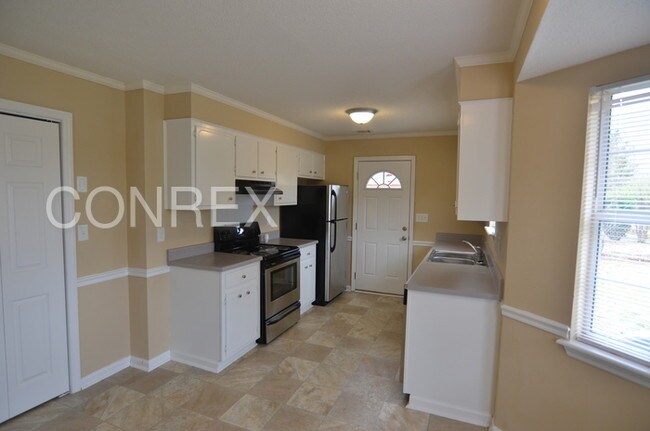 Building Photo - 2025 Bassford Dr