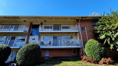 Building Photo - 800 Brook Hill Rd