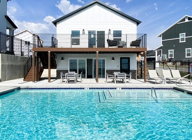 Building Photo - 9346 Bartlett Ln Eagle Mountain UT 84005 (...