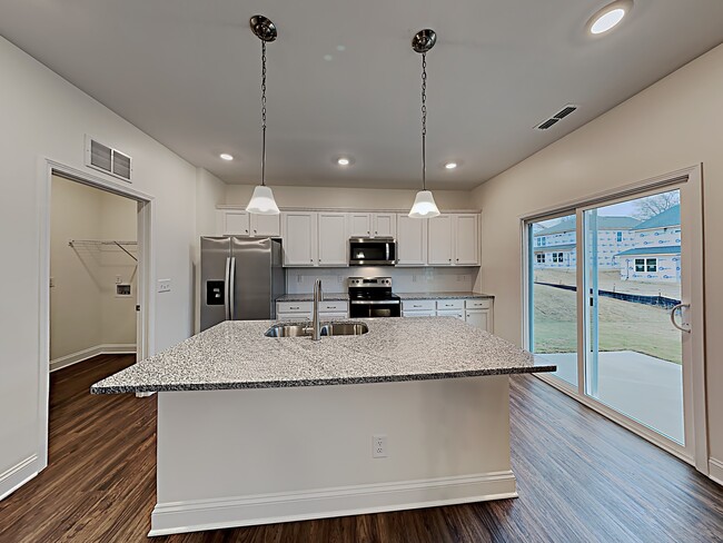 Building Photo - 3204 Brierhill Rd