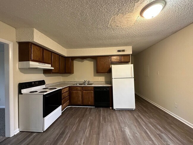 Building Photo - Pet friend home for rent near Rural Kin & Dover Crossing!