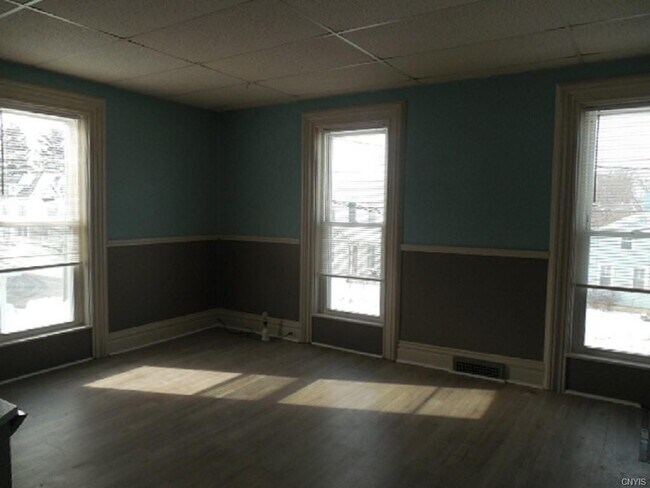Foto del edificio - 330 E Flower Ave