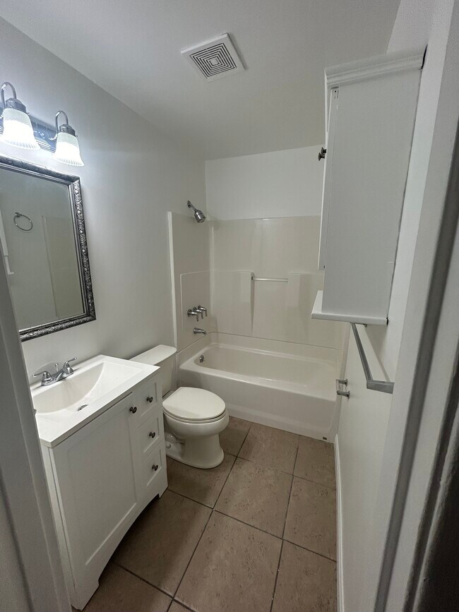 Building Photo - 3544 Colleen Dr